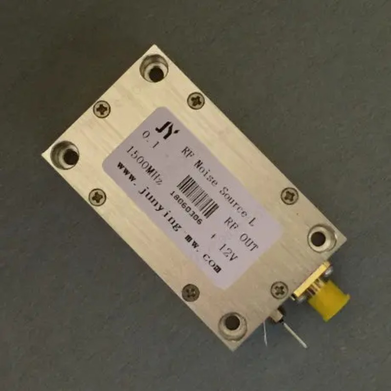 Spectrum Analyzer Tracking Generator 1.5Ghz - مصدر إشارة ضوضاء RF من الدرجة