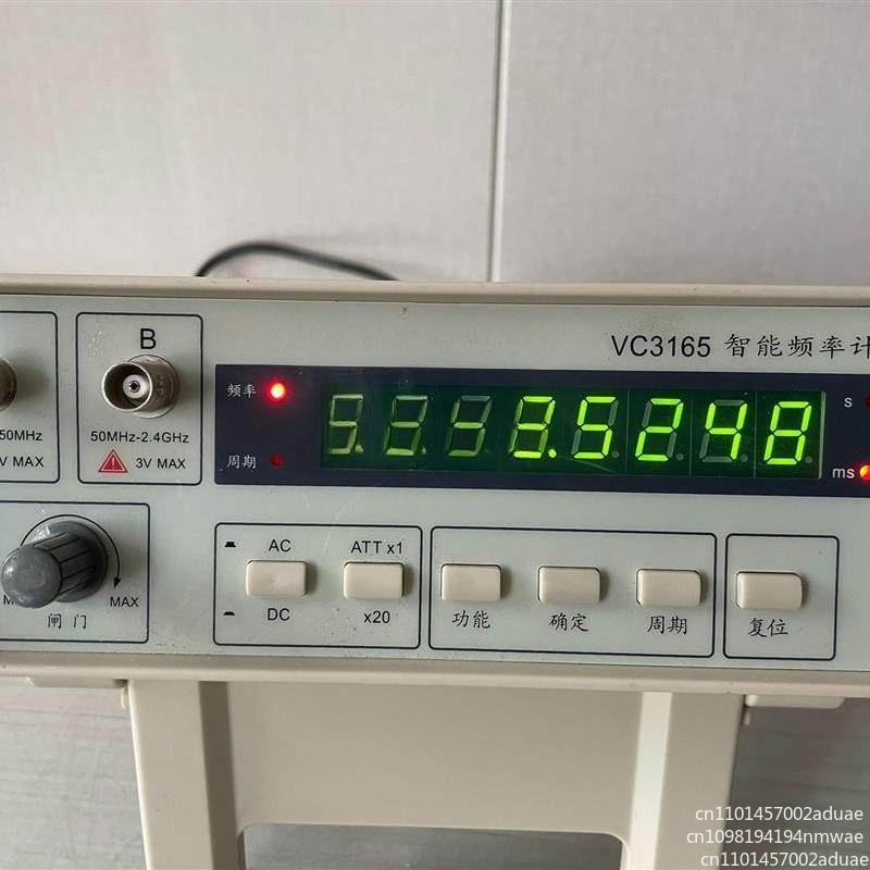 عداد تردد رقمي عالي الدقة VC31 - مراجعة Benchtop Frequency Counter Meter 2.4Ghz وسعره